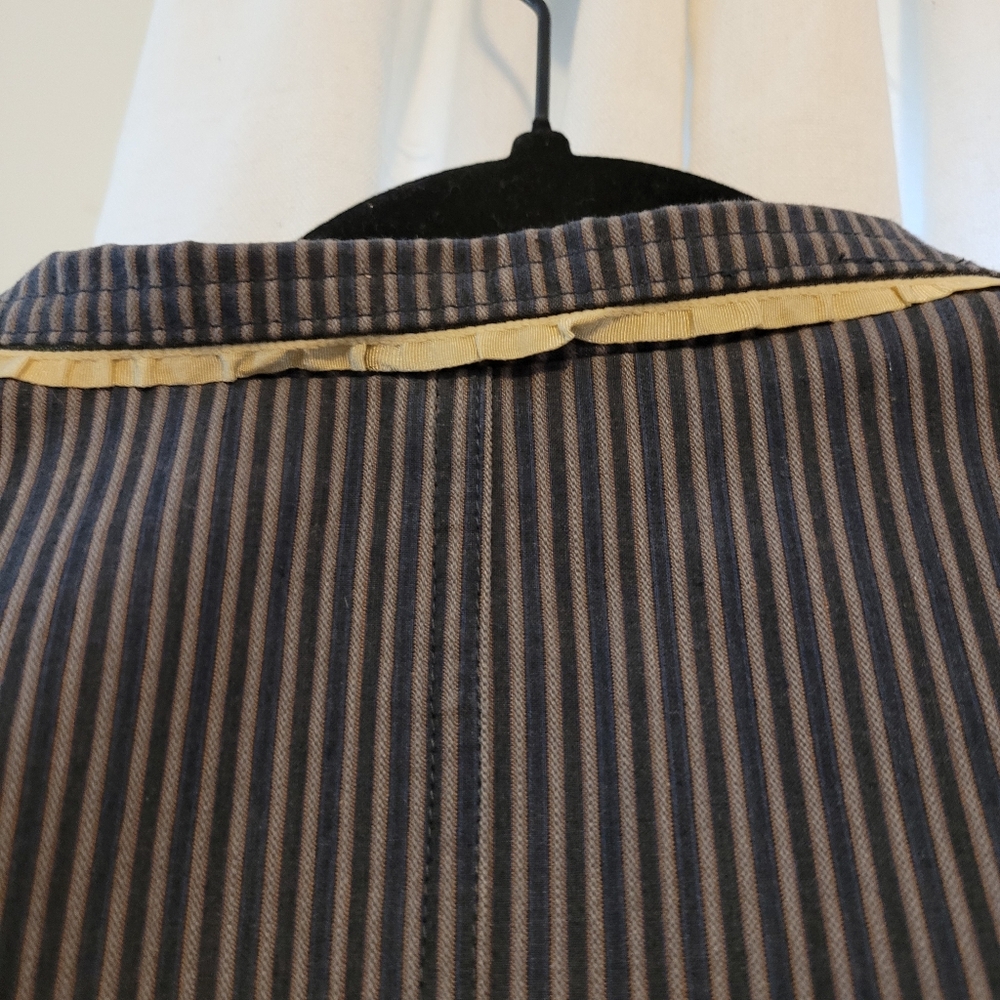 APOSTROPHE WOMENS SIZE 8 GRAY STRIPED STRUCTURED BLAZER-TIES IN THE FRONT - Picture 8 of 15